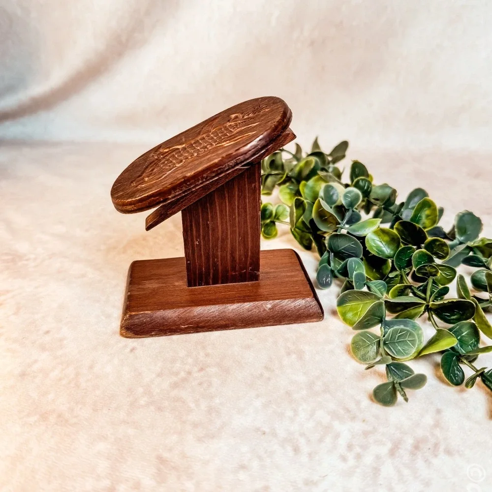 Wooden Carved Recipe Note Holder‎